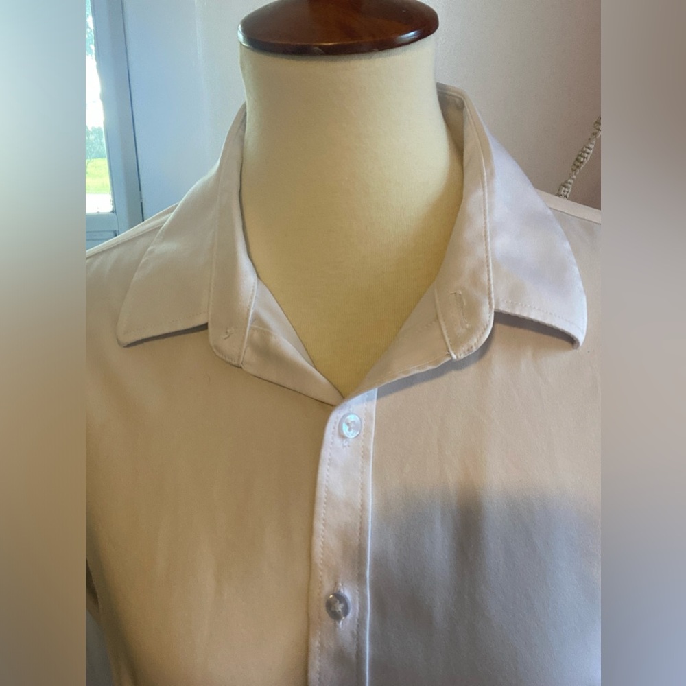 White top - Picture 2 of 5
